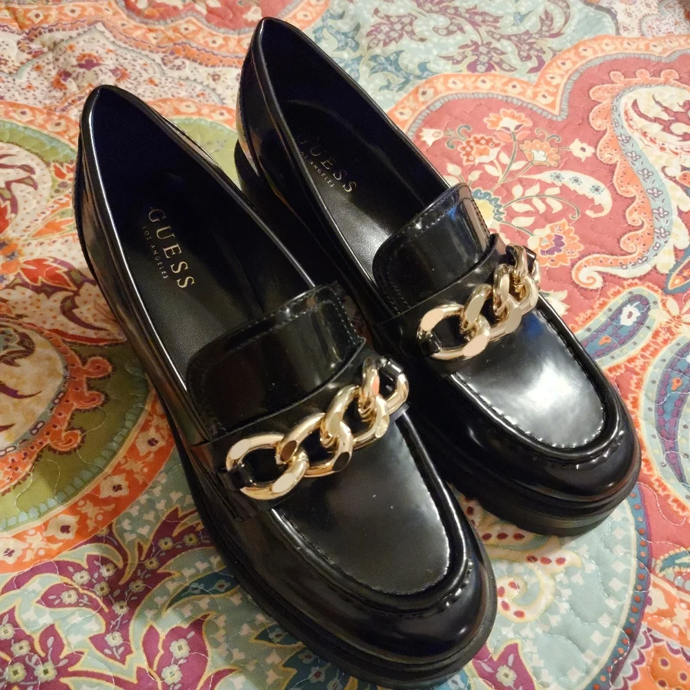 Guess Women's 1.5-Inch Platform Heel Chain Loafers Black Size US:10
